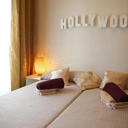Apartament Plaza De Austria *