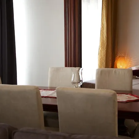 Apartament Plaza De Austria